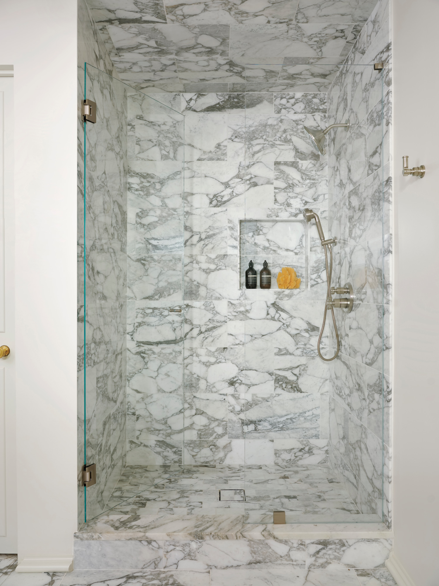 Litze® | Wall Mount Handshower with H2Okinetic® Technology